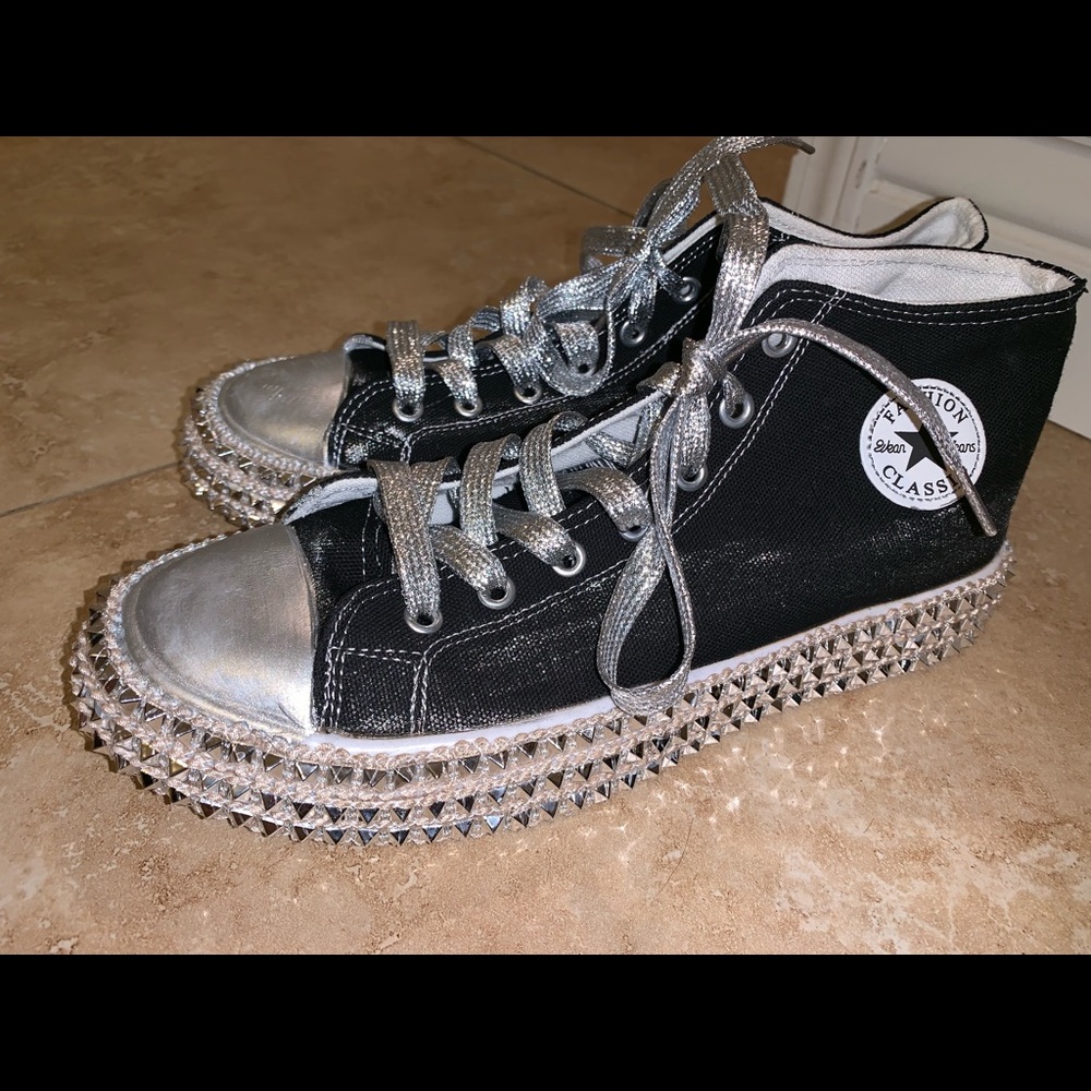 Shoes - Picture 3 of 5